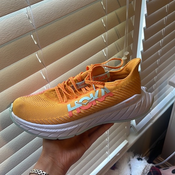 Hoka Shoes Carbon X Hokas Size 9 Poshmark